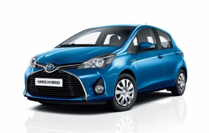Închiriere Toyota Yaris Hybrid 2020 cutie automata Sibiu