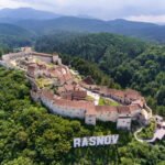 Mietwagen in Brasov ohne Kaution | Günstige SUVs & Familienwagen